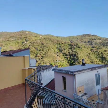Gole Alcantara Pafumi Appartement *
